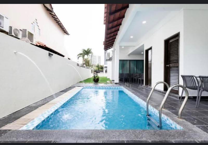 Rumah Banglo untuk Disewa di Kajang (Selangor) - Aizat Saifulrullah - Pool - PropertyGuru.com.my