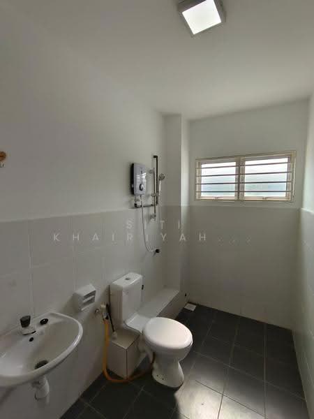 2-storey Terraced House for Sale in Kuala Selangor (Selangor) - SITI KHAIRIYAH JAAFAR - PropertyGuru.com.my