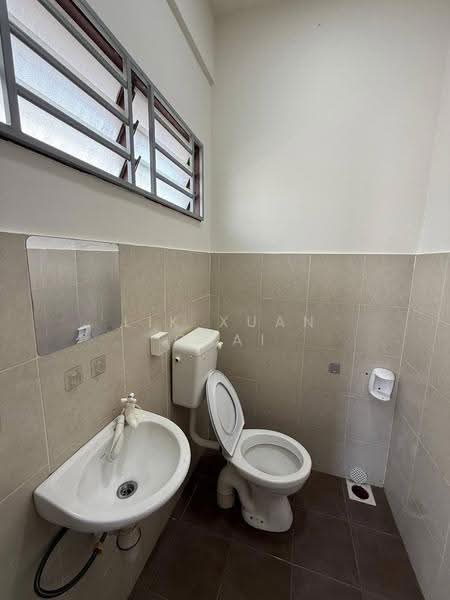 Rumah Teres 2-Tingkat untuk Dijual di Taman Scientex Pasir Gudang (Pasir Gudang) - Lik Xuan Chai - Bathroom - PropertyGuru.com.my