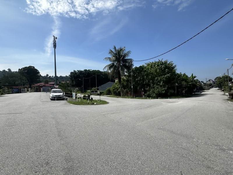 1.5-storey Terraced House for Sale in Taman Cempaka (Serendah) - Loh Carl Vei - Exterior - PropertyGuru.com.my