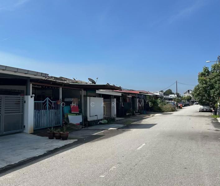 1.5-storey Terraced House for Sale in Taman Cempaka (Serendah) - Loh Carl Vei - Exterior - PropertyGuru.com.my