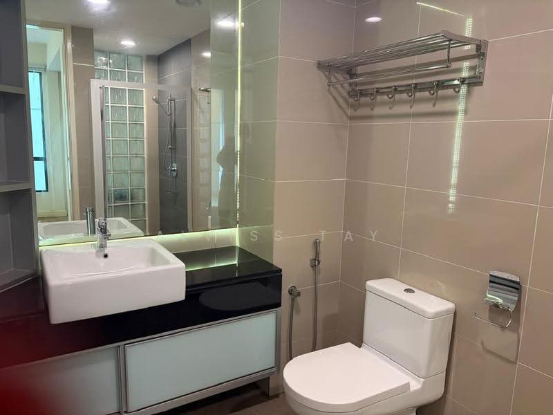 Condominium for Sale at The Straits View Condominium - Alviss Tay - Bathroom - PropertyGuru.com.my