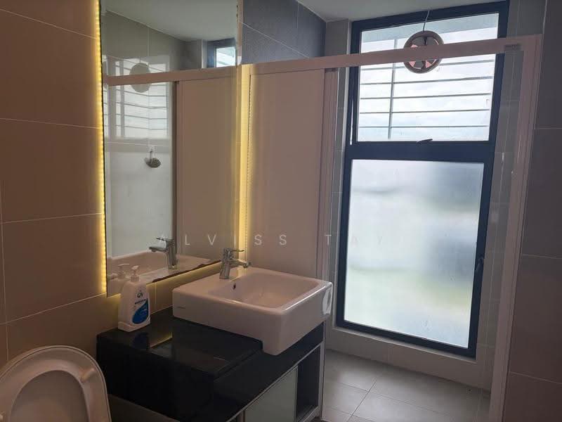 Condominium for Sale at The Straits View Condominium - Alviss Tay - Bathroom - PropertyGuru.com.my