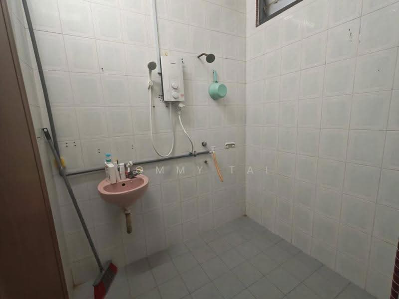 1-storey Terraced House for Sale in Taman Ungku Tun Aminah (Skudai) - Tommy Tai - Bathroom - PropertyGuru.com.my
