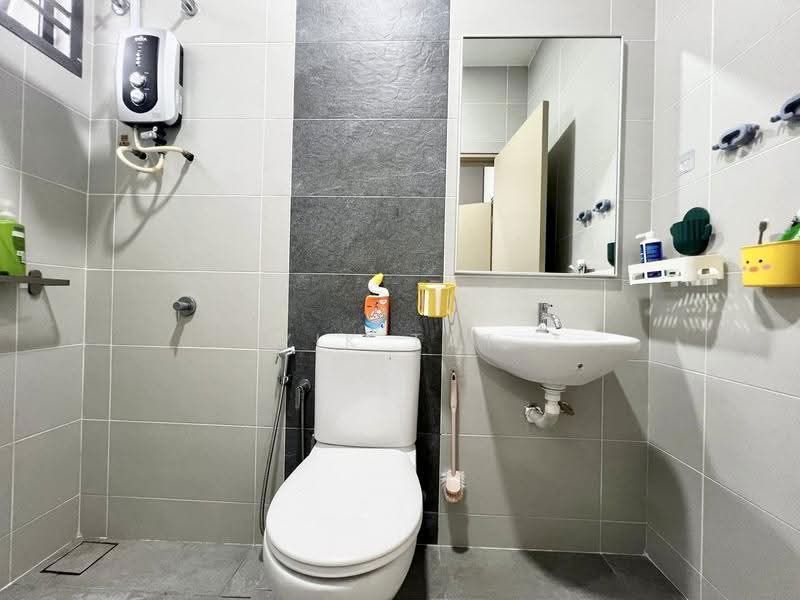 Cluster House for Sale in Taman Glenmarie (Johor Bahru) - Yik Tat - Bathroom - PropertyGuru.com.my