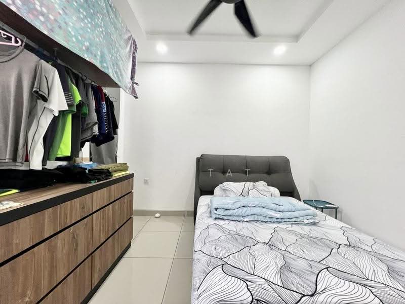 Cluster House for Sale in Taman Glenmarie (Johor Bahru) - Yik Tat - Bedroom - PropertyGuru.com.my