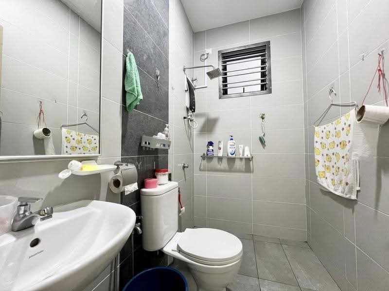 Cluster House for Sale in Taman Glenmarie (Johor Bahru) - Yik Tat - Bathroom - PropertyGuru.com.my
