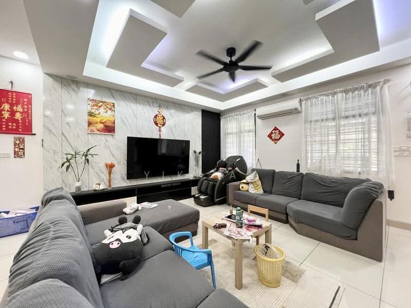 Cluster House for Sale in Taman Glenmarie (Johor Bahru) - Yik Tat - Living Room - PropertyGuru.com.my