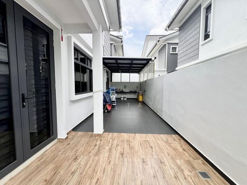 Cluster House for Sale in Taman Glenmarie (Johor Bahru) - Yik Tat - Exterior - PropertyGuru.com.my