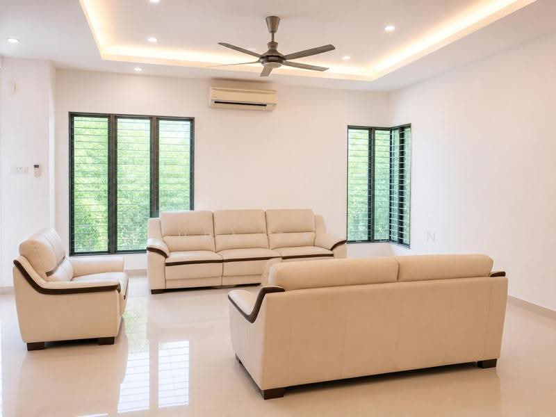 Rumah Banglo untuk Dijual di Aman Perdana (Kapar) - Adzura Zamedin - Living Room - PropertyGuru.com.my