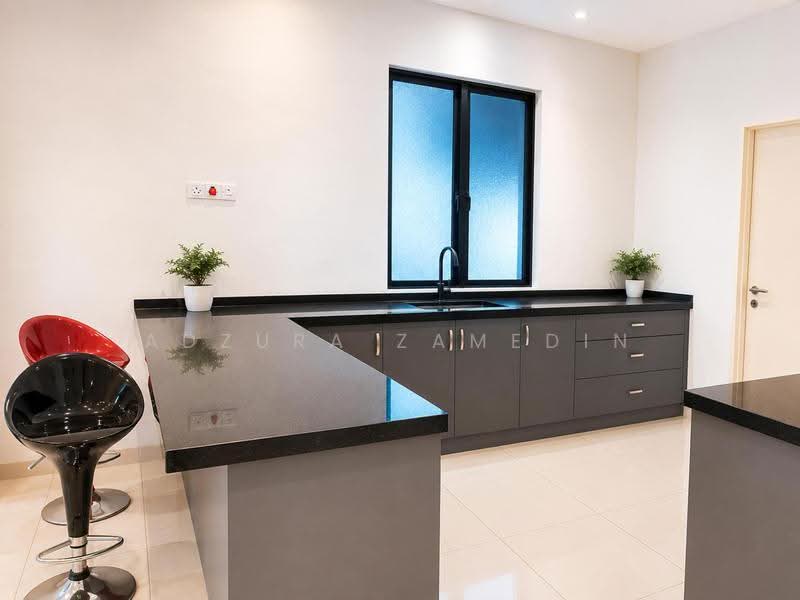 Rumah Banglo untuk Dijual di Aman Perdana (Kapar) - Adzura Zamedin - Kitchen - PropertyGuru.com.my