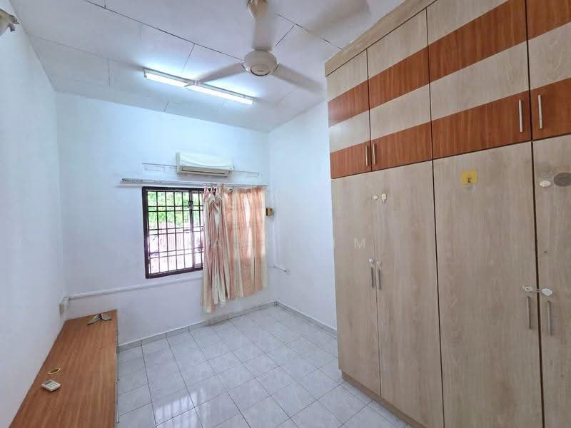 1-storey Terraced House for Sale in Taman Flora Heights (Pasir Gudang) - Karl Lim - Bedroom - PropertyGuru.com.my