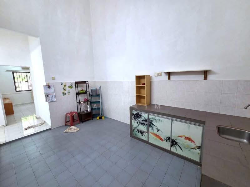 1-storey Terraced House for Sale in Taman Flora Heights (Pasir Gudang) - Karl Lim - Kitchen - PropertyGuru.com.my