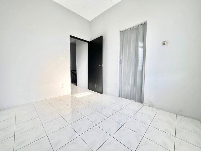 2-storey Terraced House for Sale in Sepang (Selangor) - Zul Hasif - PropertyGuru.com.my