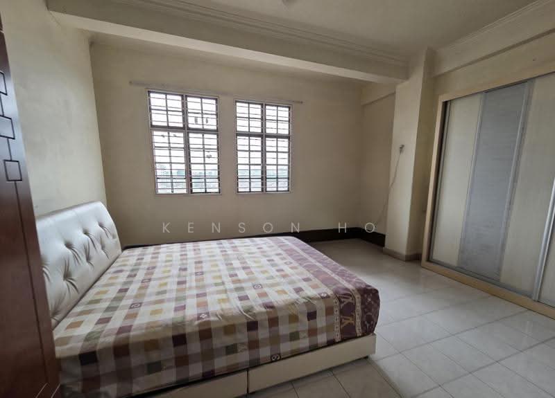 Condominium for Sale at Putra Indah Condominium - Kenson Ho - Bedroom - PropertyGuru.com.my
