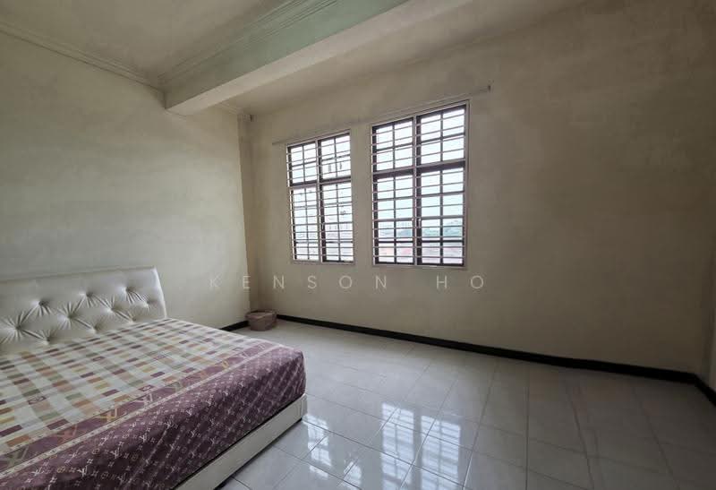 Condominium for Sale at Putra Indah Condominium - Kenson Ho - Bedroom - PropertyGuru.com.my