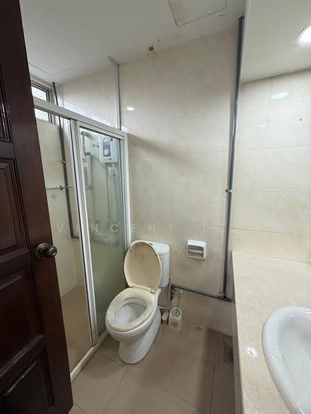 Kondominium untuk Disewa di Putri Indah Condominium - Vincent Tea - Bathroom - PropertyGuru.com.my