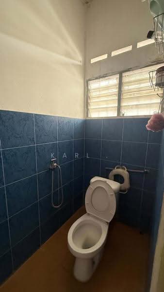 Rumah Teres 2-Tingkat untuk Disewa di Taman Midah (Cheras) - Karl . - Bathroom - PropertyGuru.com.my