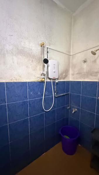 Rumah Teres 2-Tingkat untuk Disewa di Taman Midah (Cheras) - Karl . - Bathroom - PropertyGuru.com.my