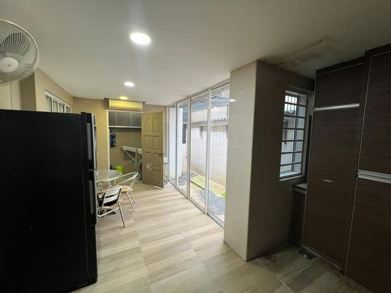 2-storey Terraced House for Rent in Bangsar (Kuala Lumpur) - Karl . - Kitchen - PropertyGuru.com.my