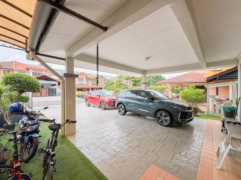 Semi-Detached House for Sale in Seksyen 7 (Shah Alam) - Ashraff Daniel - Exterior - PropertyGuru.com.my