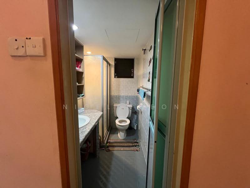 Kondominium untuk Disewa di Sri York Condominium - Nigel Cheon - Bathroom - PropertyGuru.com.my