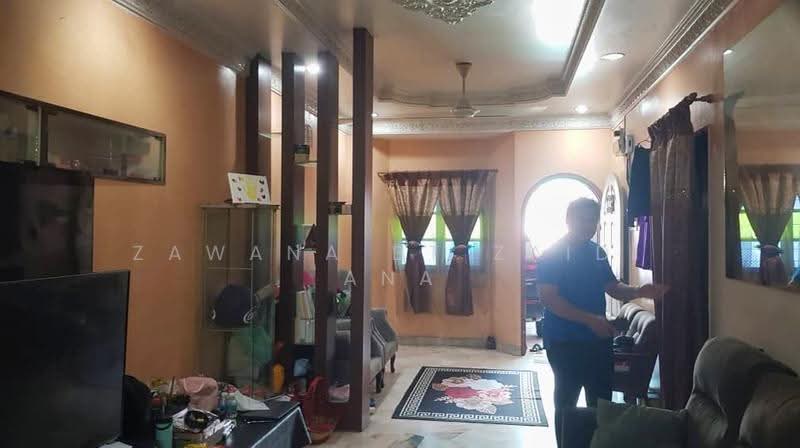 1.5-storey Terraced House for Sale in Keramat (Kuala Lumpur) - Zawana BT Zaidi Ana - Living Room - PropertyGuru.com.my