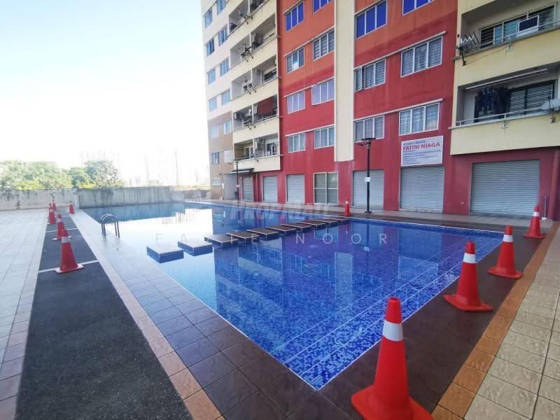 Pangsapuri untuk Dijual di Alam Prima - Fazie Noor - Pool - PropertyGuru.com.my