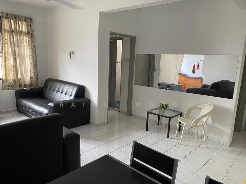 Kondominium untuk Disewa di Azuria Condominium - Rainny Wong - Living Room - PropertyGuru.com.my