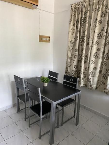 Kondominium untuk Disewa di Azuria Condominium - Rainny Wong - Dining Room - PropertyGuru.com.my