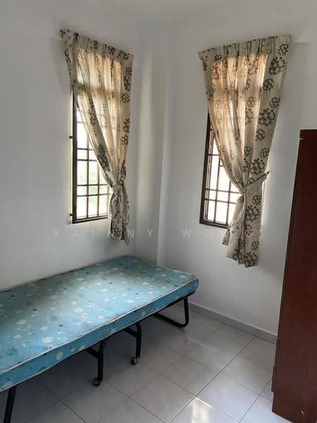 Kondominium untuk Disewa di Azuria Condominium - Rainny Wong - Bedroom - PropertyGuru.com.my