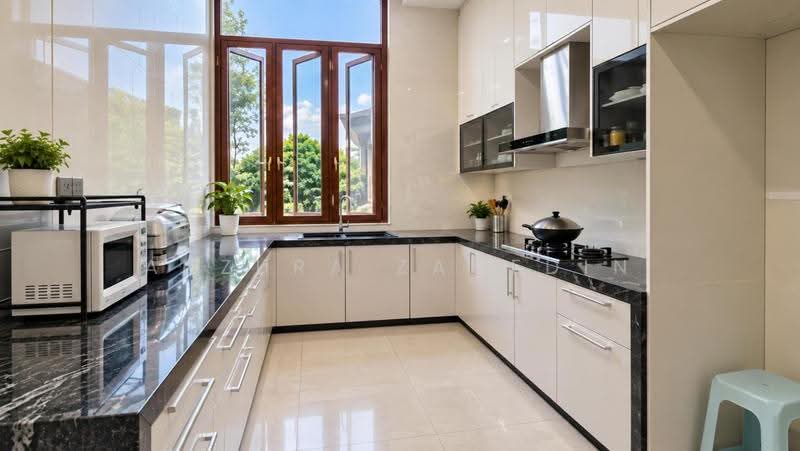 Bungalow House for Sale in Seksyen 13 (Shah Alam) - Adzura Zamedin - Kitchen - PropertyGuru.com.my