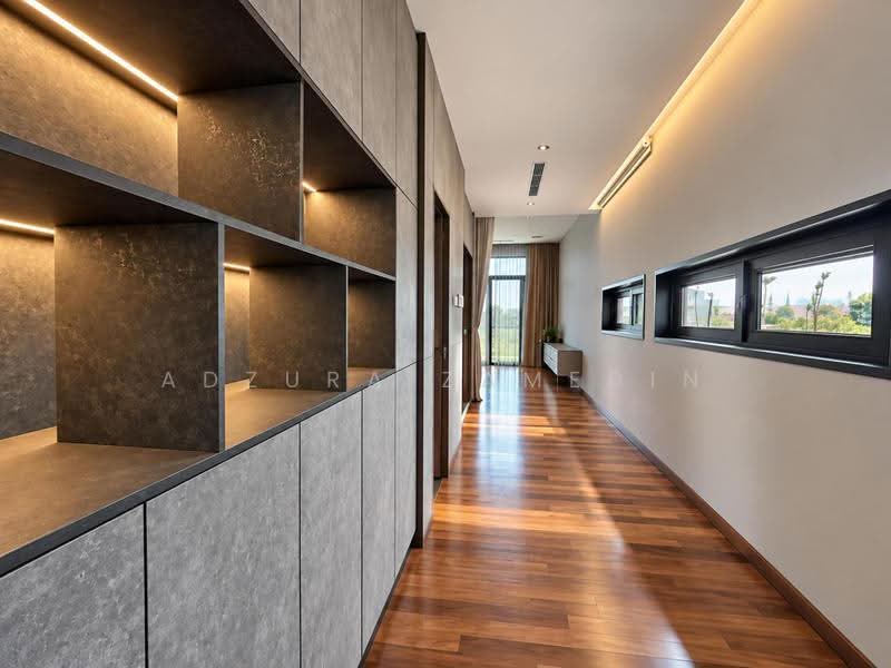 Bungalow House for Sale in Seksyen 13 (Shah Alam) - Adzura Zamedin - Corridor - PropertyGuru.com.my