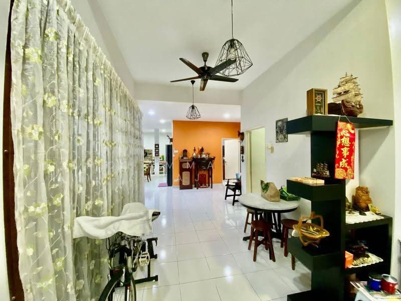 2-storey Terraced House for Sale in Klang (Selangor) - Mohammad Din Majid - Living Room - PropertyGuru.com.my