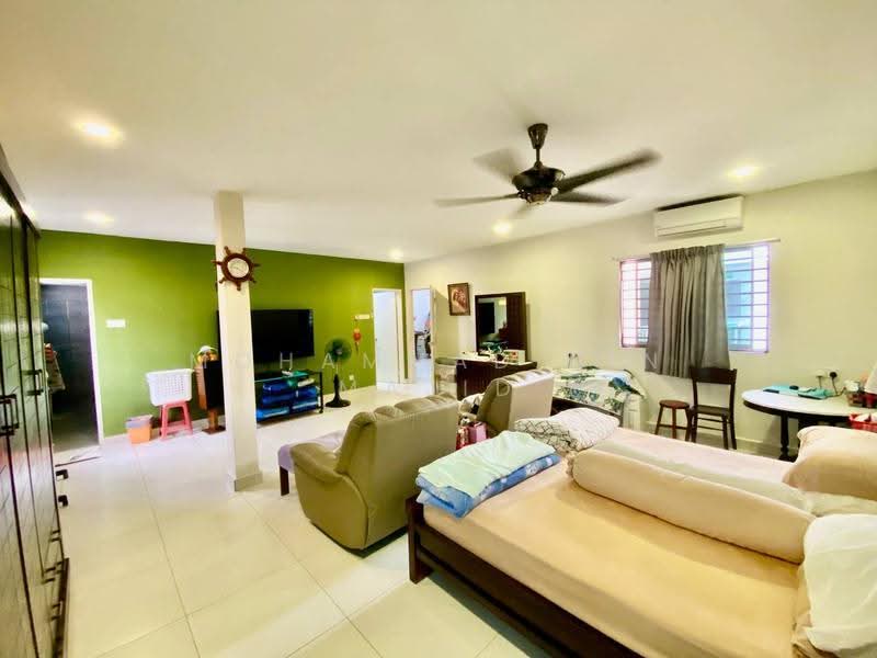 2-storey Terraced House for Sale in Klang (Selangor) - Mohammad Din Majid - Living Room - PropertyGuru.com.my