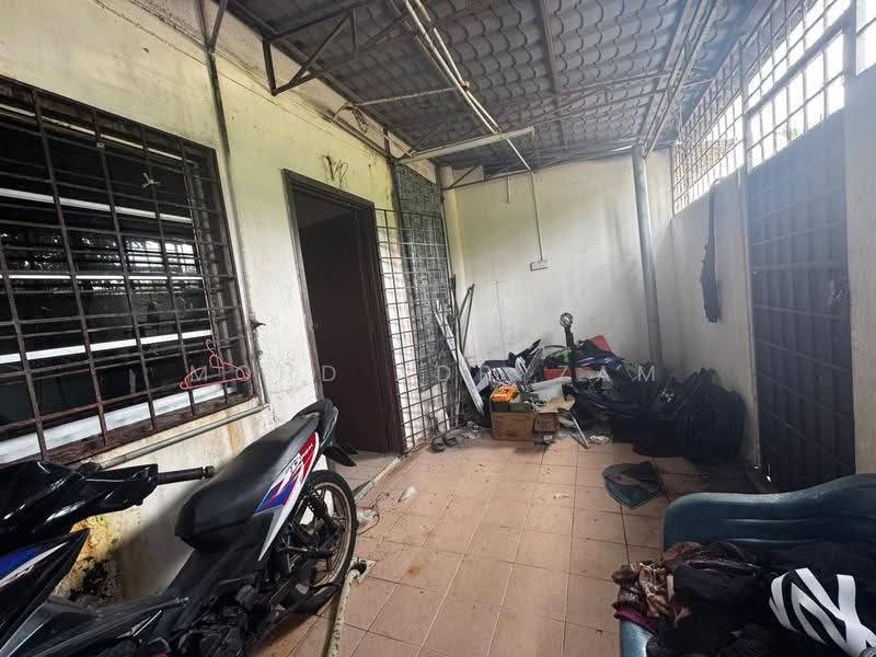 2-storey Terraced House for Sale in Seksyen 19 (Shah Alam) - Mohd Adryzam - Exterior - PropertyGuru.com.my
