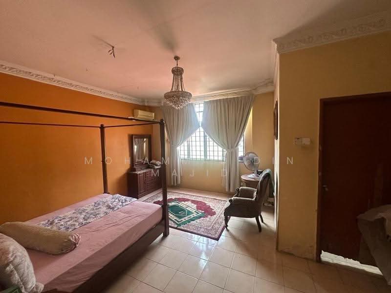 Terraced House for Sale in Taman Bukit Subang (Shah Alam) - Mohammad Din Majid - Bedroom - PropertyGuru.com.my