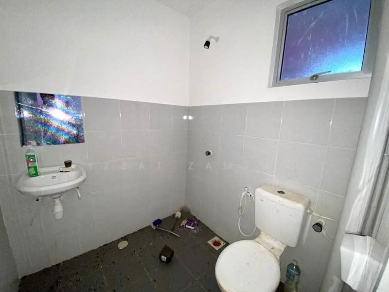 2-storey Terraced House for Sale in Kuala Selangor (Selangor) - Izzat Zamros - Bathroom - PropertyGuru.com.my