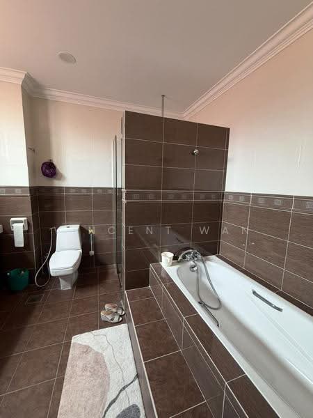Semi-Detached House for Sale in Kelana Jaya (Petaling Jaya) - Vincent Wan - Bathroom - PropertyGuru.com.my