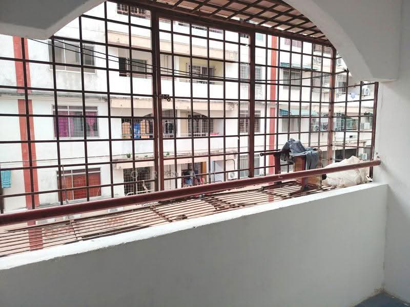 Pangsapuri untuk Dijual di Kota Laksamana Utama - Jordan Lee - Balcony - PropertyGuru.com.my