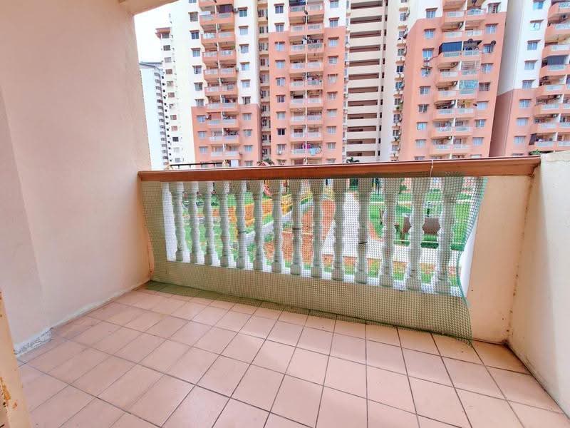 Apartment for Sale at Sri Lavender Apartment - Mahafiz . - Balcony - PropertyGuru.com.my