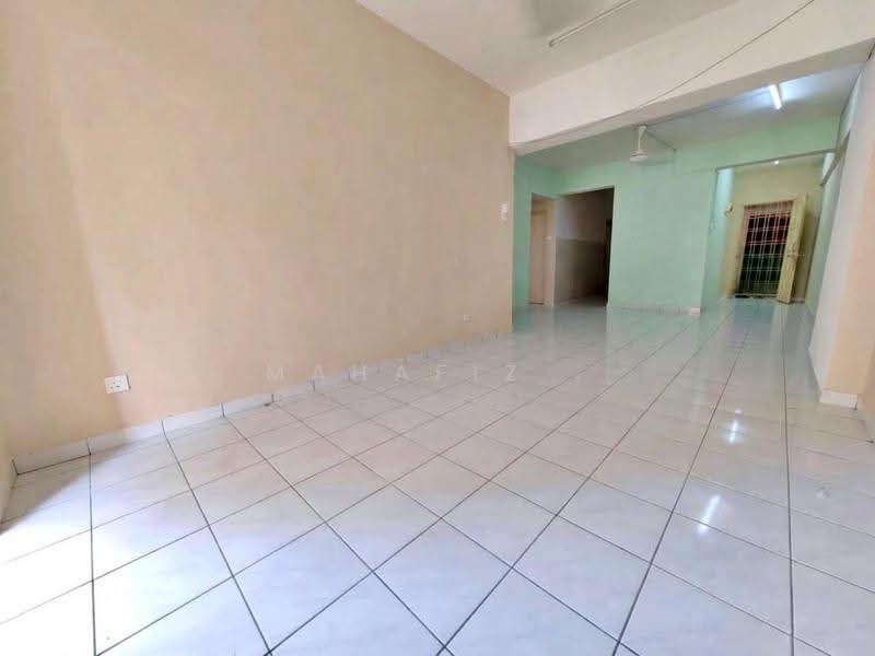 Apartment for Sale at Sri Lavender Apartment - Mahafiz . - Living Room - PropertyGuru.com.my