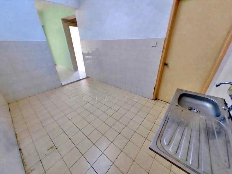 Apartment for Sale at Sri Lavender Apartment - Mahafiz . - Kitchen - PropertyGuru.com.my