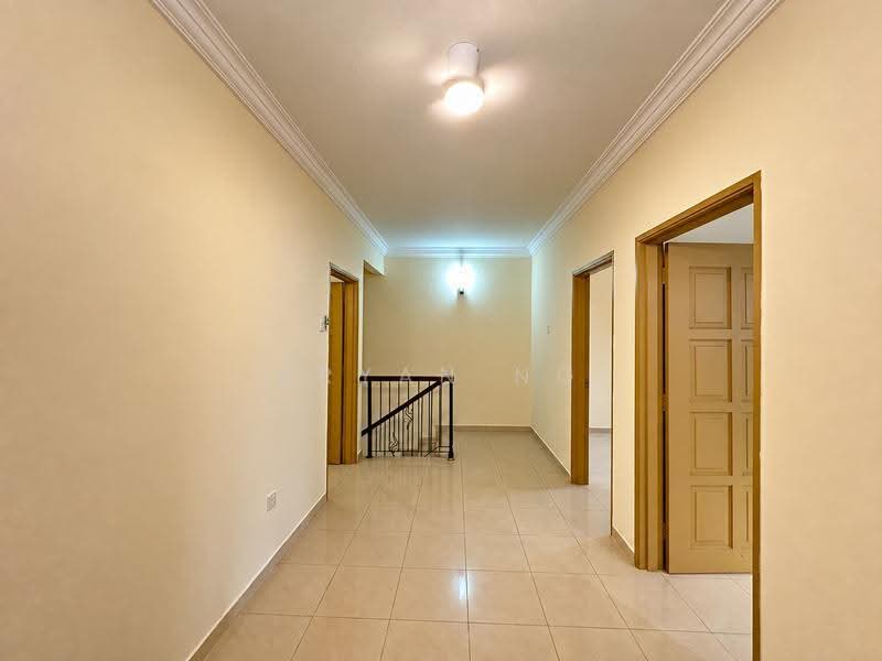 Rumah Teres 2-Tingkat untuk Dijual di Taman Seri Taming (Cheras) - Bryan Ng - Corridor - PropertyGuru.com.my