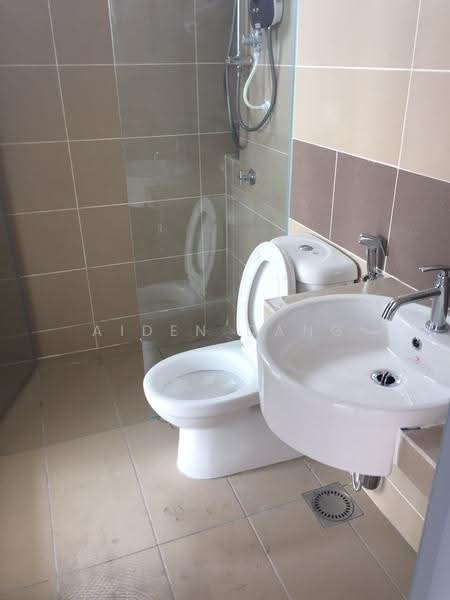 Service Residence for Sale at Amerin Residence - Aiden Dang - Bathroom - PropertyGuru.com.my
