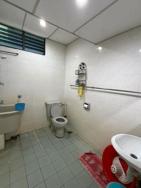 Condominium for Rent at Condo Gembira - Eason Tan - Bathroom - PropertyGuru.com.my