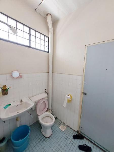 2-storey Terraced House for Sale in Taman Dedap (Butterworth) - Elvin Choo - Bathroom - PropertyGuru.com.my