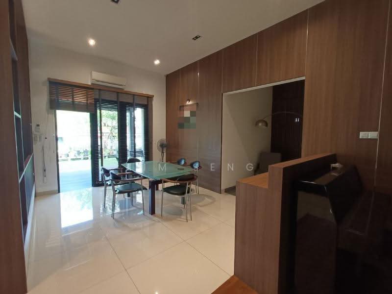Semi-Detached House for Sale in Taman Kluang Indah (Kluang) - Kim Seng - Dining Room - PropertyGuru.com.my