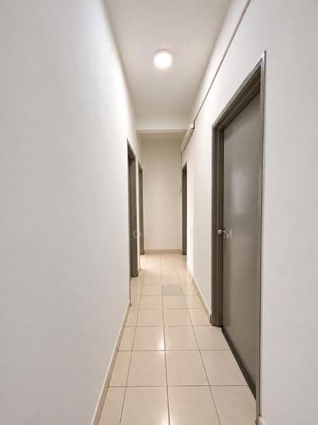 Kediaman Servis untuk Dijual di Nusa Perdana Apartment - Jason Sim - Corridor - PropertyGuru.com.my
