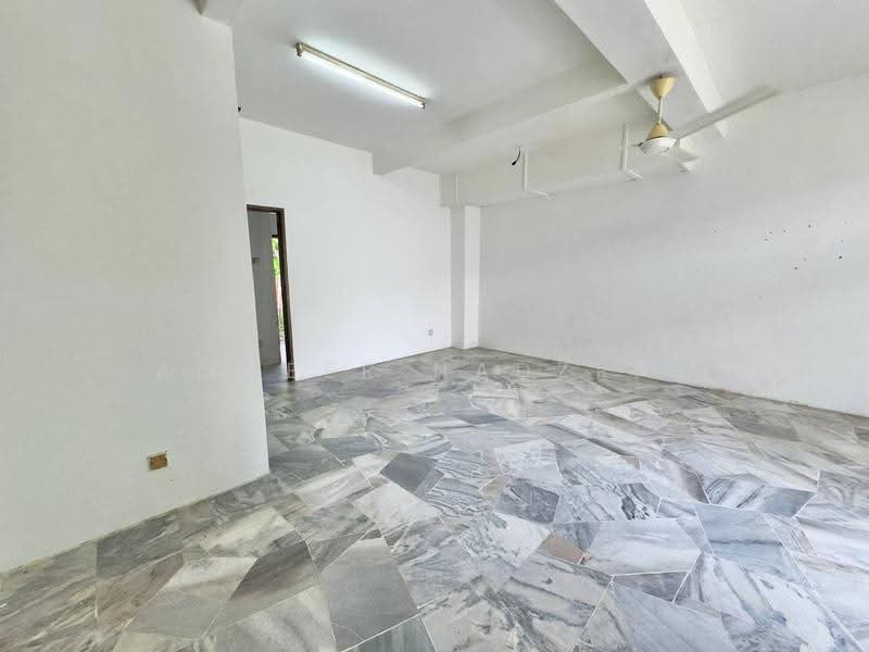Rumah Teres 2.5-Tingkat untuk Dijual di Taman Putra Permai (Seri Kembangan) - Ammeer Nadzrai - Interior - PropertyGuru.com.my
